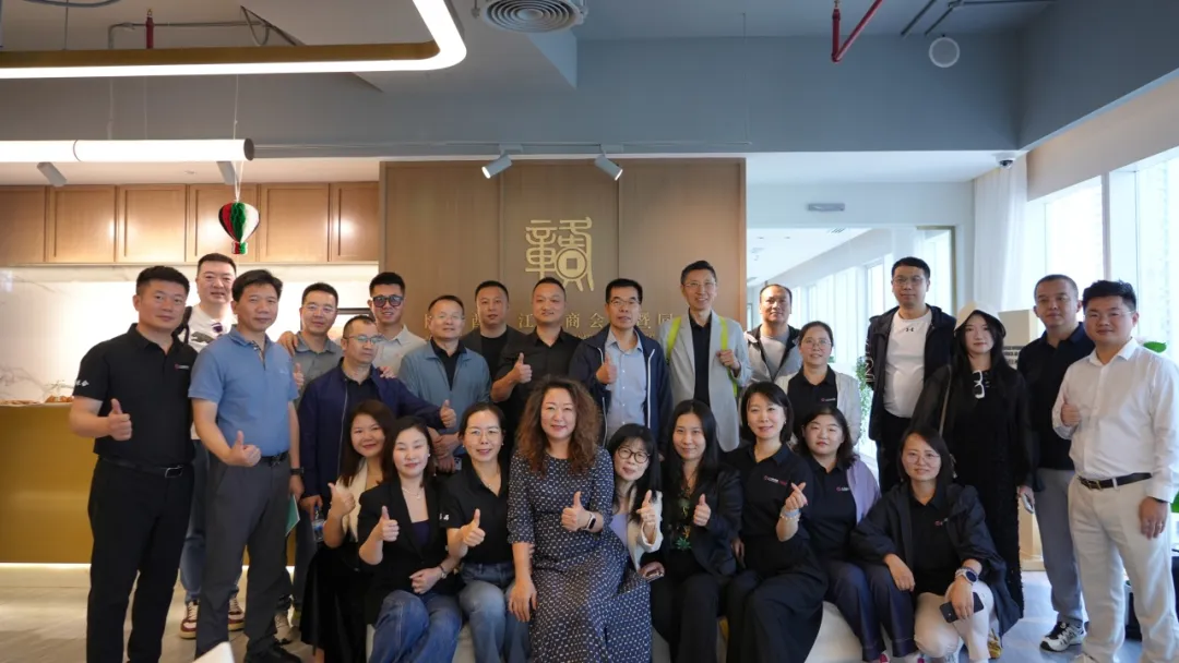 人大商学院EMBA丝路行调研团莅临阿联酋江西商会交流座谈